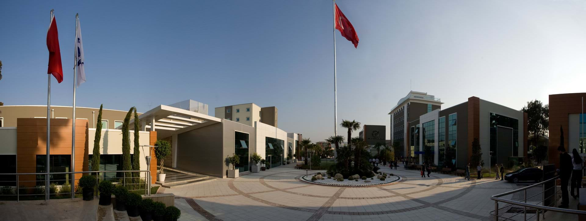 Yaşar Üniversitesi 003